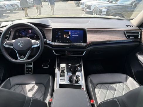 Used 2025 Volkswagen Atlas SEL Premium R-Line image 29