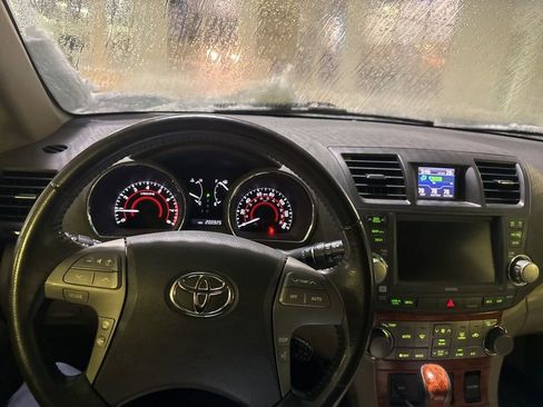 Used 2010 Toyota Highlander Limited image 8