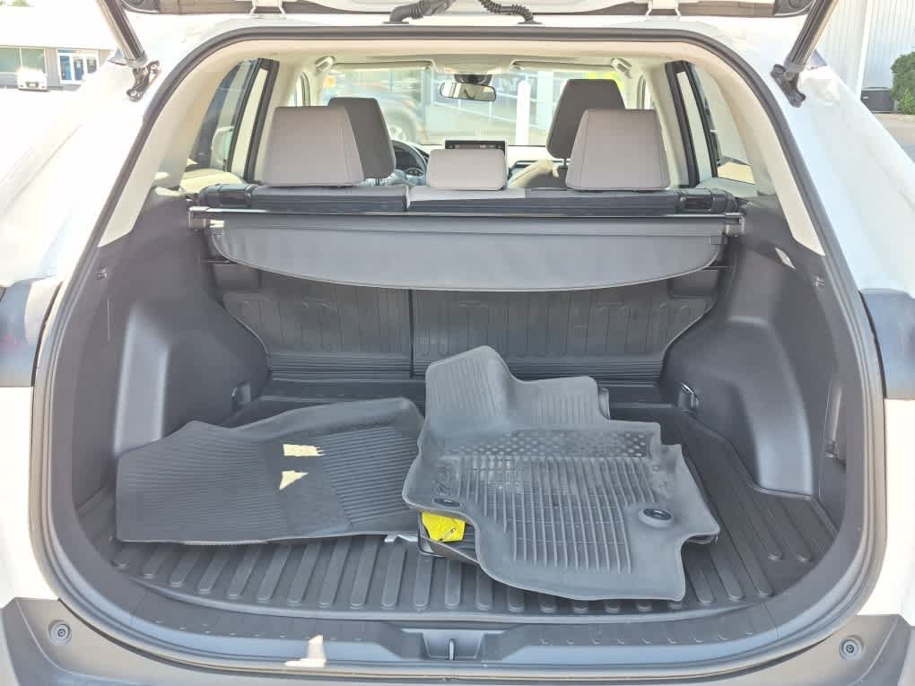 Used 2021 Toyota RAV4 XLE w/ Convenience Package AWD/4WD image 22