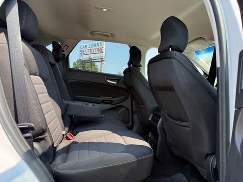 Used 2019 Ford Edge SE FWD image 10