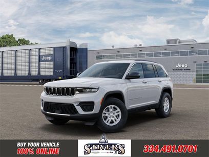 New 2025 Jeep Grand Cherokee Laredo w/ MOPAR Finishing Package