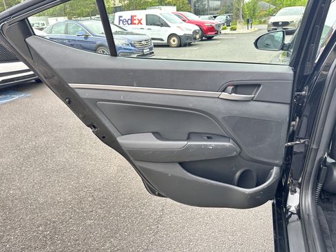 Used 2019 Hyundai Elantra Limited w/ Cargo Package FWD image 32