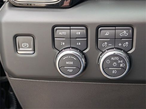 Certified 2024 GMC Sierra 1500 AT4X image 23