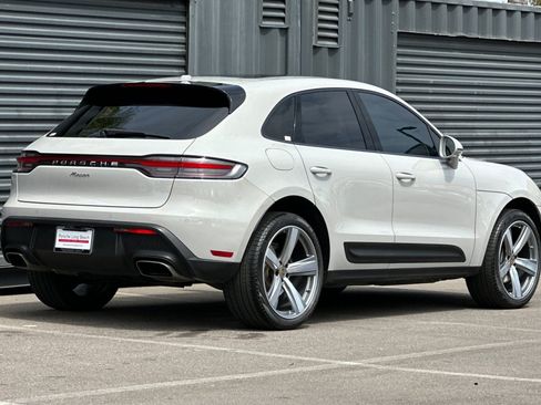 Certified 2022 Porsche Macan AWD/4WD image 8
