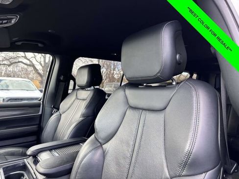 Used 2023 Jeep Wagoneer L Series II image 6