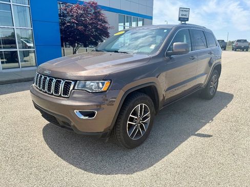 Used 2020 Jeep Grand Cherokee Laredo w/ 18" Wheel & 8.4" Radio Group image 8