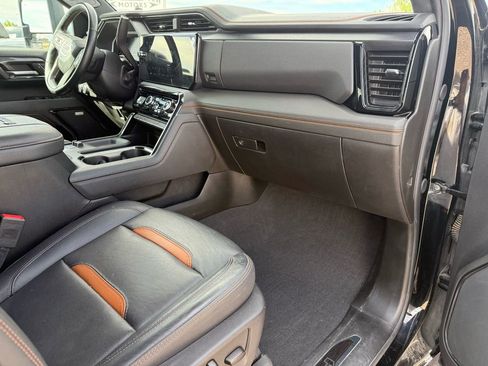 Used 2024 GMC Sierra 3500 AT4 w/ AT4 Premium Plus Package AWD/4WD image 14