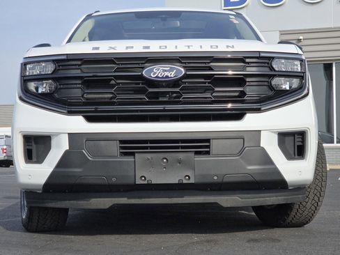 Used 2025 Ford Expedition Active AWD/4WD image 13