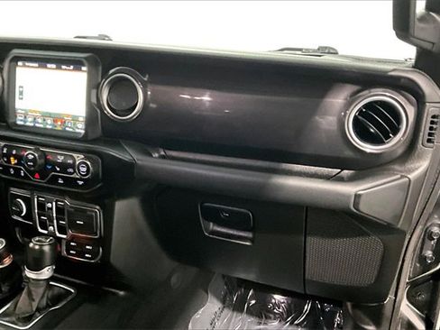 Used 2022 Jeep Wrangler Unlimited Sahara image 24