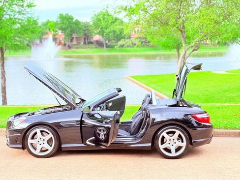 Used 2014 Mercedes-Benz SLK 350 image 16