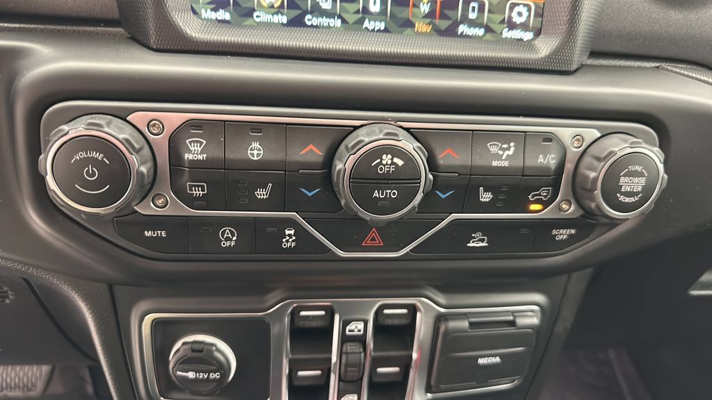 Used 2023 Jeep Gladiator Mojave w/ Cold Weather Group AWD/4WD image 21