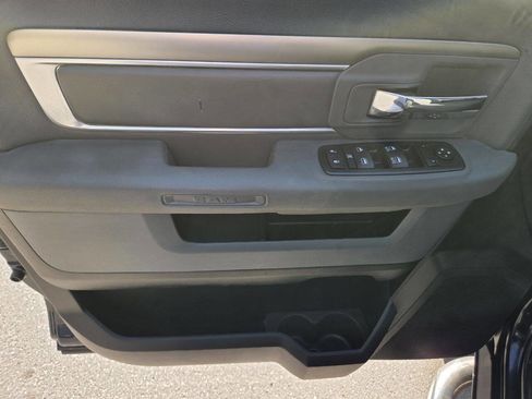 Used 2016 RAM 1500 Classic SLT AWD/4WD image 12