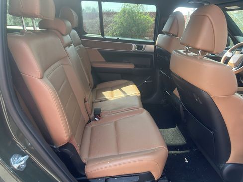 Used 2024 Hyundai Santa Fe Limited image 12