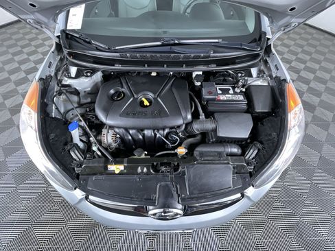 Used 2012 Hyundai Elantra GLS w/ Preferred Pkg 3 FWD image 26