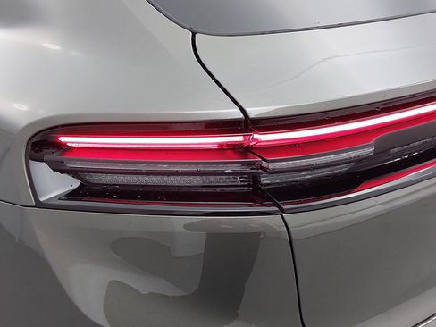 New 2026 Porsche Macan 4 Electric image 37