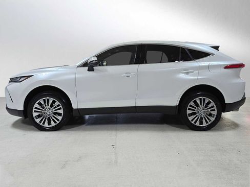 Used 2024 Toyota Venza Limited image 6