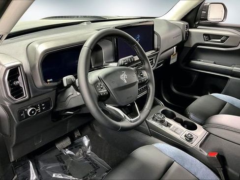 New 2025 Ford Bronco Sport Outer Banks image 7