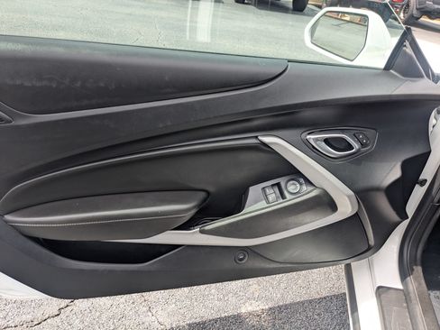 Used 2022 Chevrolet Camaro SS RWD image 11