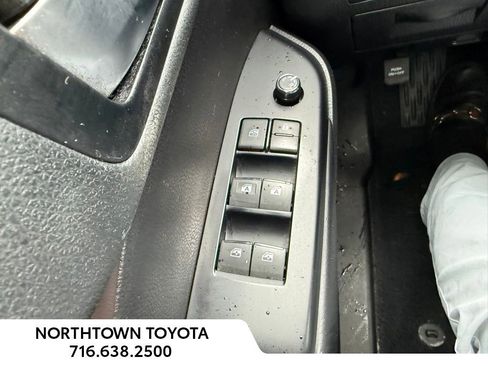 Used 2019 Toyota Highlander XLE w/ Protection Package #3 AWD/4WD image 21