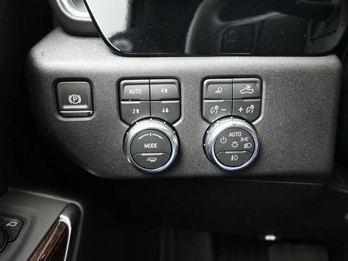 New 2026 GMC Sierra 3500 SLE image 17