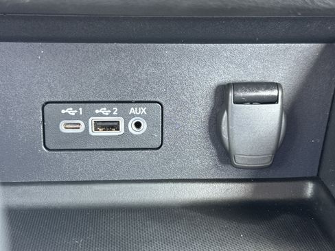 Used 2022 Nissan Sentra SV FWD image 22