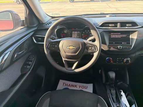 Used 2023 Chevrolet TrailBlazer LT FWD image 24