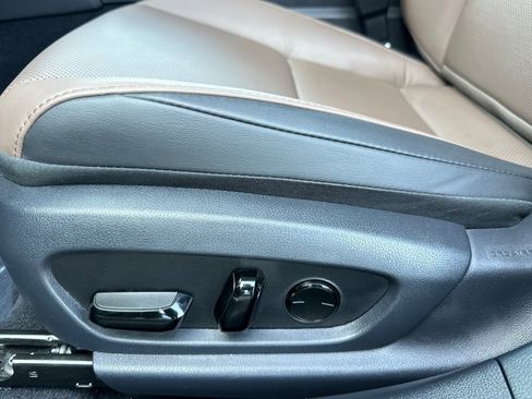Used 2025 Lexus ES 300h w/ Premium Package FWD image 14