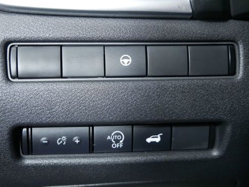 Used 2023 Nissan Rogue SV w/ SV Premium B Package image 24