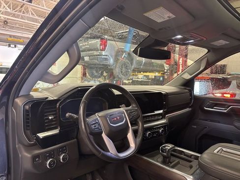 Used 2022 GMC Sierra 1500 SLT w/ SLT Premium Plus Package image 11
