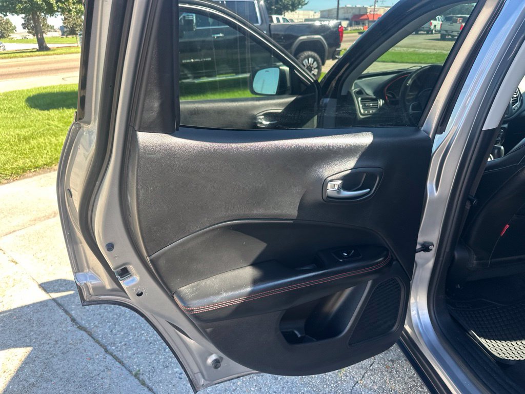 Used 2019 Jeep Compass Trailhawk AWD/4WD image 9