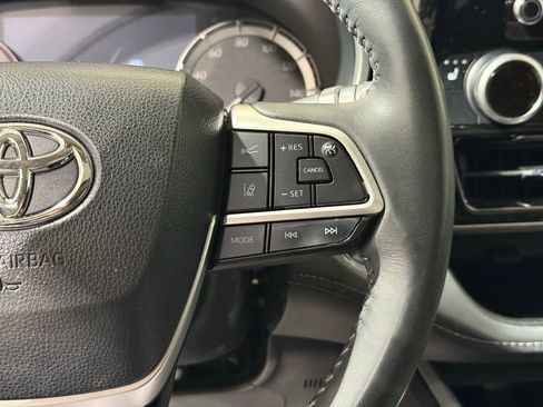 Used 2023 Toyota Highlander XLE FWD image 27