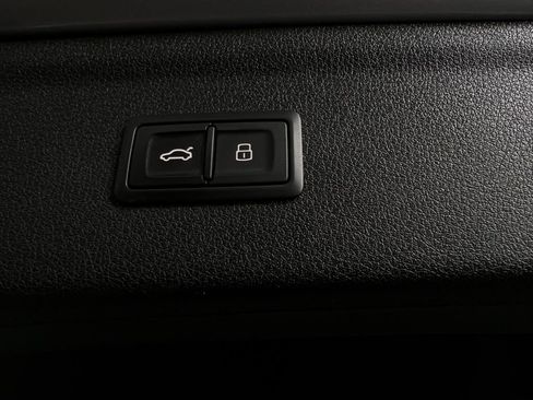 Used 2018 Audi Q3 2.0T Premium w/ Convenience Package image 26