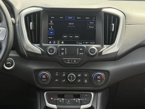 Used 2024 GMC Terrain SLT FWD image 16