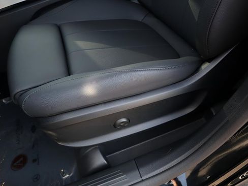 New 2026 Mercedes-Benz GLB 250 4MATIC image 29