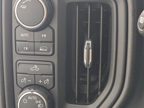 Certified 2023 Chevrolet Silverado 1500 Custom image 15