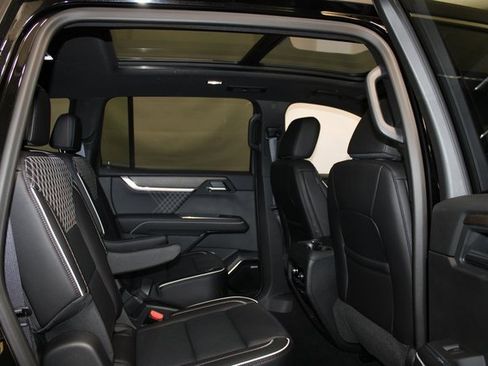 Used 2025 GMC Acadia Denali w/ LPO, Floor Liner Package image 16