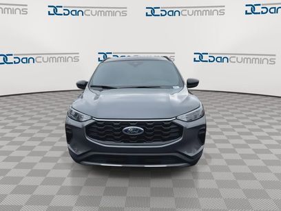 New 2025 Ford Escape ST-Line w/ Cold Weather Package
