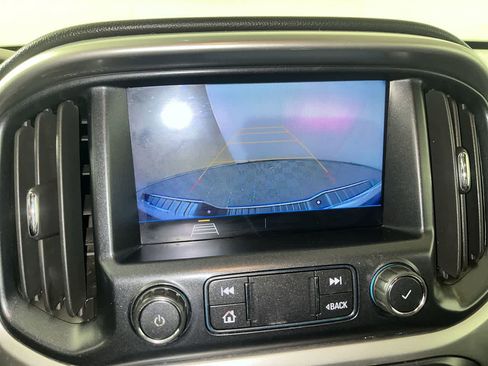 Used 2021 Chevrolet Colorado LT w/ Fleet Safety Package image 19