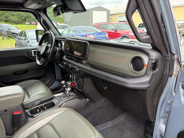 Used 2024 Jeep Gladiator Mojave AWD/4WD image 32