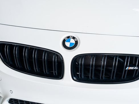 Used 2020 BMW M4 Convertible w/ Competition Package image 17