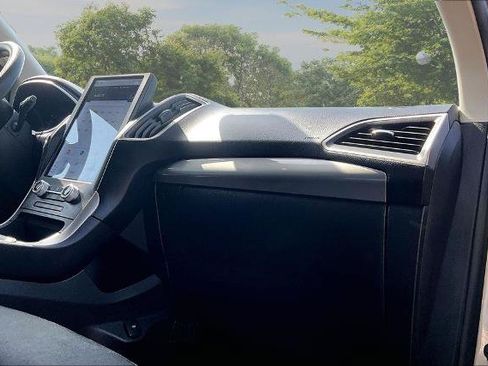 Certified 2021 Ford Edge SE FWD image 17