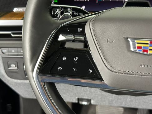 Used 2025 Cadillac Escalade Sport Platinum AWD/4WD image 13