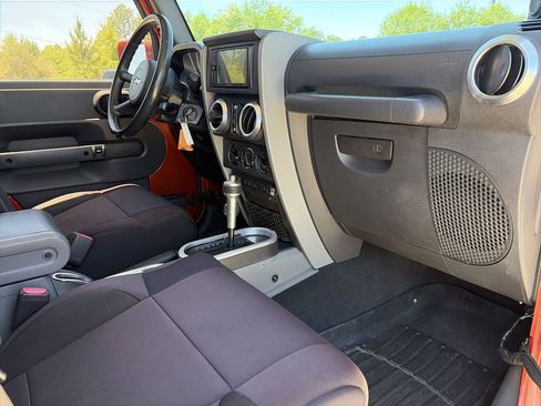 Used 2009 Jeep Wrangler Unlimited Rubicon w/ Dual Top Group AWD/4WD image 30