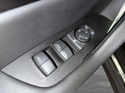 Used 2023 Chevrolet Blazer Premier image 24