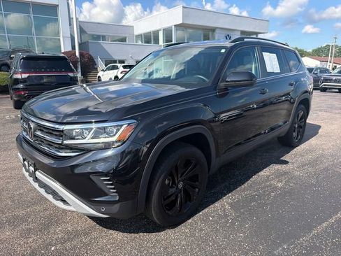 Certified 2023 Volkswagen Atlas SE w/ Black Wheel Package AWD/4WD image 9