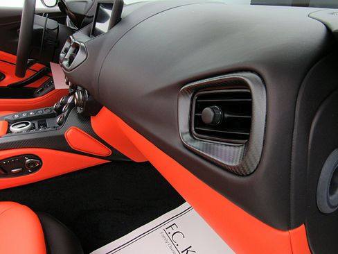 Used 2023 Aston Martin V8 Vantage Roadster RWD image 35