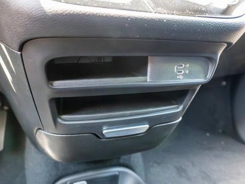 New 2027 Chrysler Pacifica Select FWD image 24