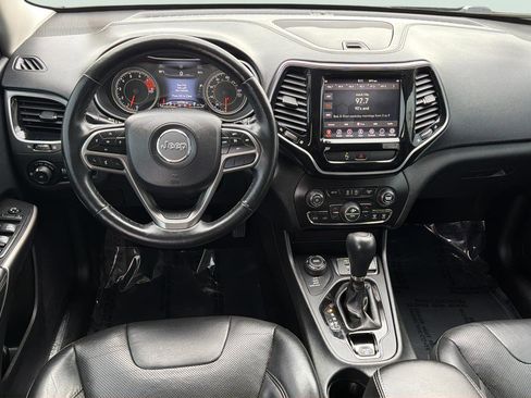 Used 2019 Jeep Cherokee Limited image 16