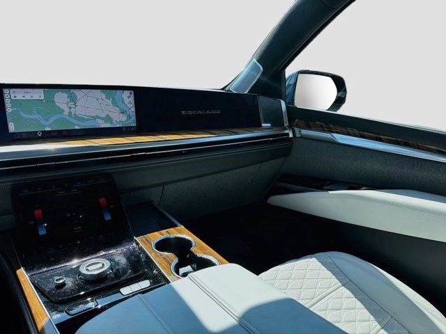 Certified 2025 Cadillac Escalade Sport Platinum w/ LPO, ONYX Package AWD/4WD image 23