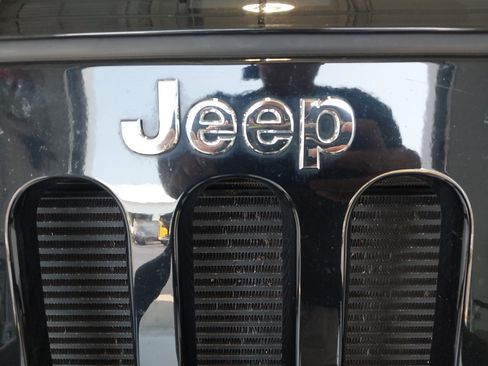 Used 2017 Jeep Wrangler Rubicon w/ Power Convenience Group AWD/4WD image 31